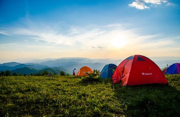 Quels sont les conseils pour un camping en région polaire avec des enfants?